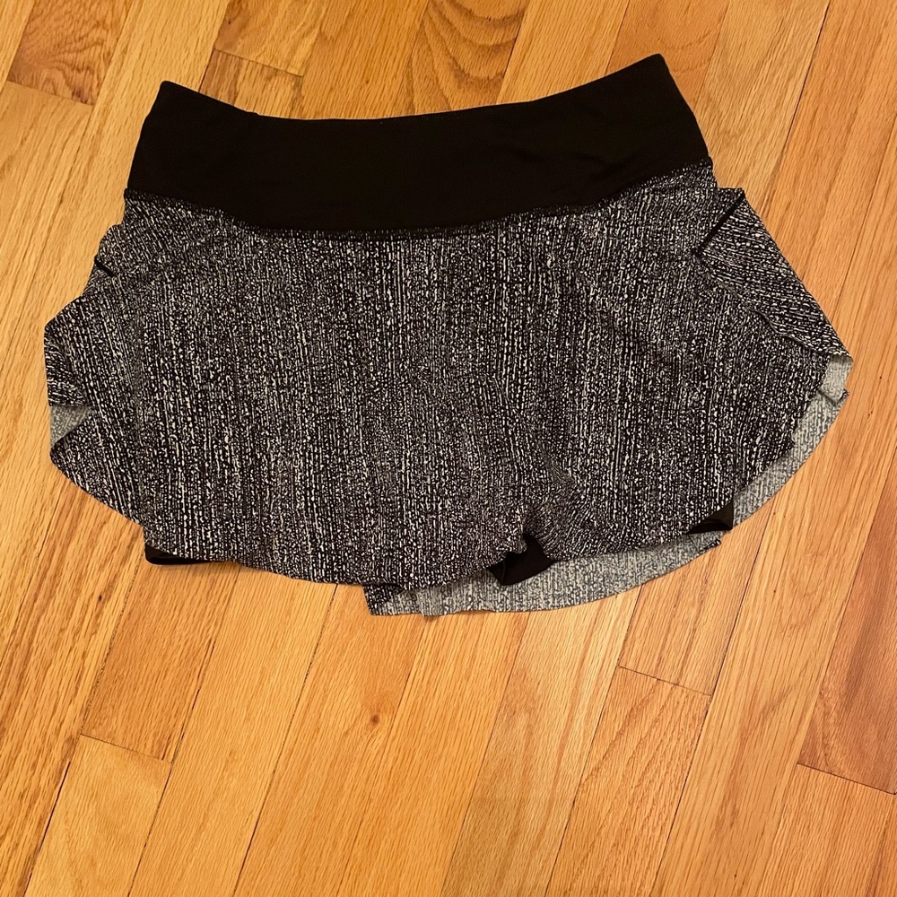 Lululemon flowy skirt EXTREMELY RARE size 2